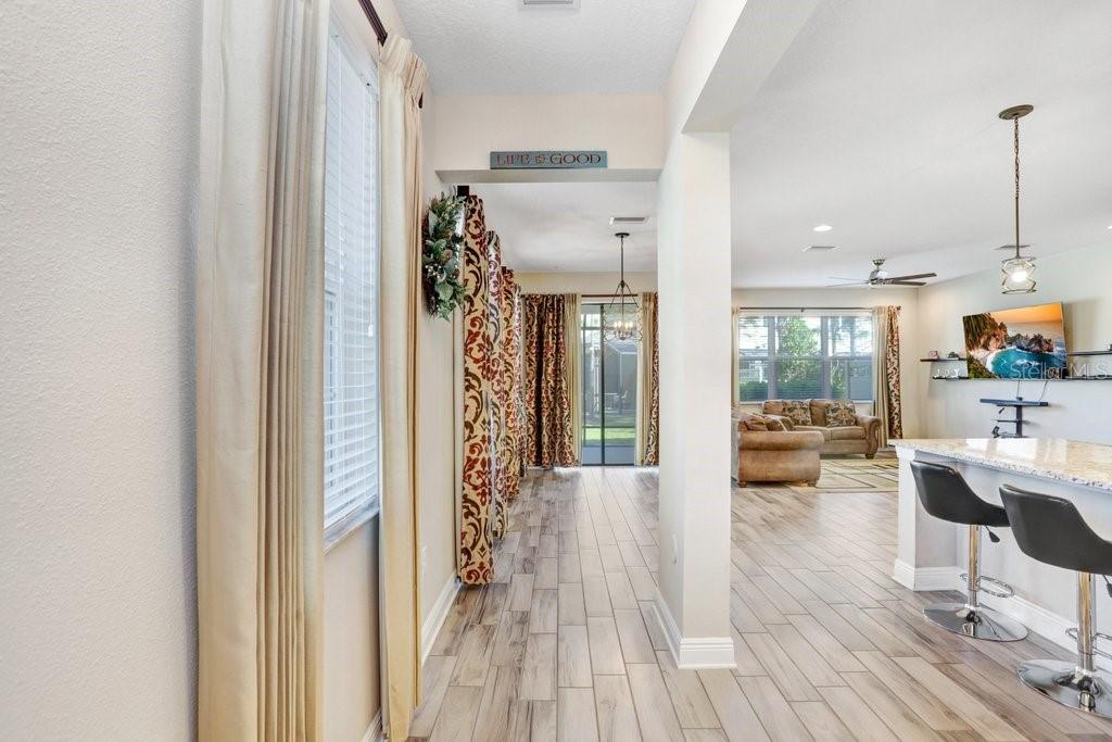 30300 SOUTHWELL LN, WESLEY CHAPEL, FL, 33543