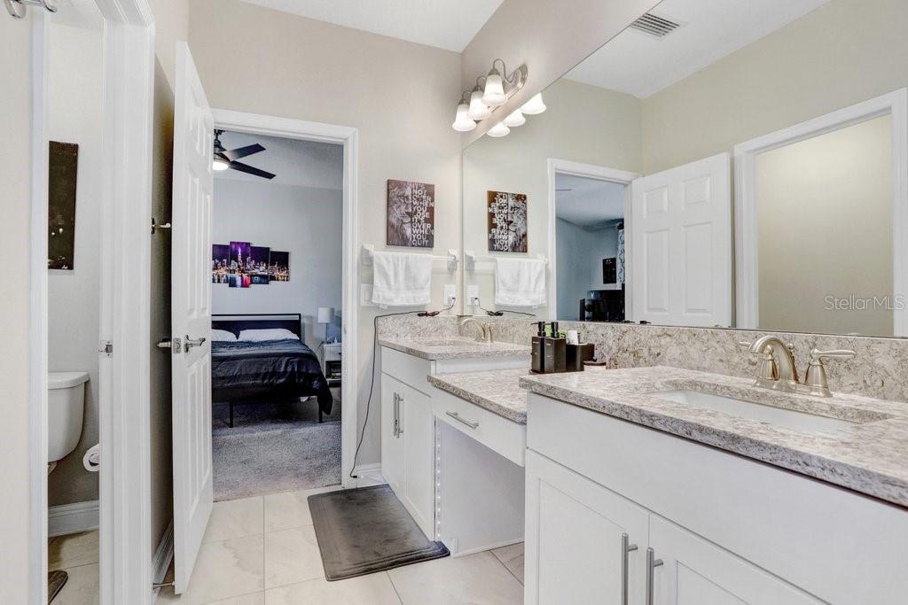 30300 SOUTHWELL LN, WESLEY CHAPEL, FL, 33543