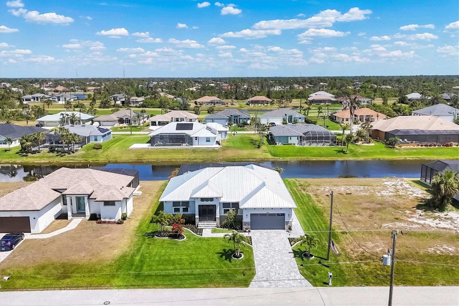 226 W PINE VALLEY LN, ROTONDA WEST, FL, 33947