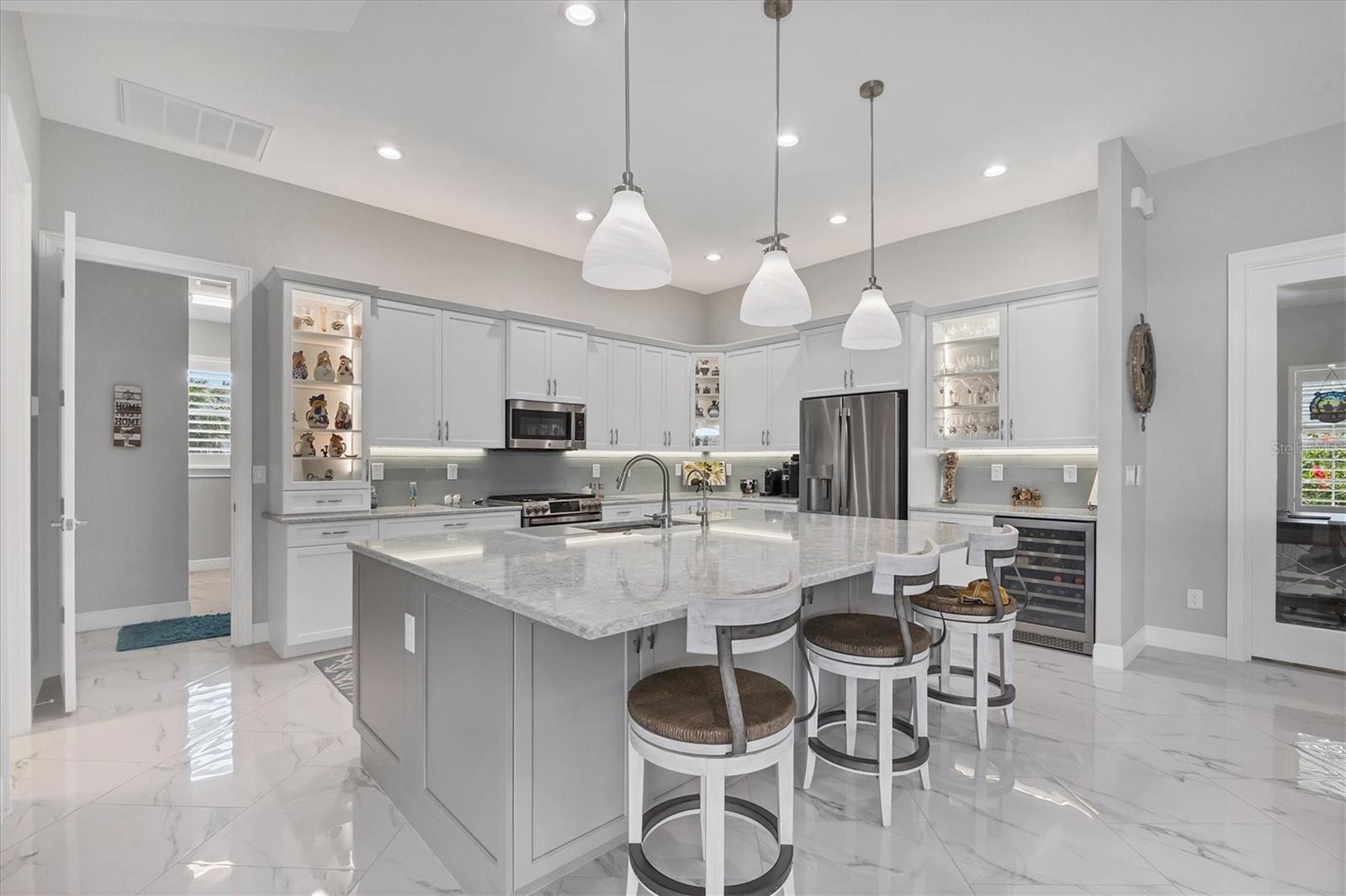 226 W PINE VALLEY LN, ROTONDA WEST, FL, 33947