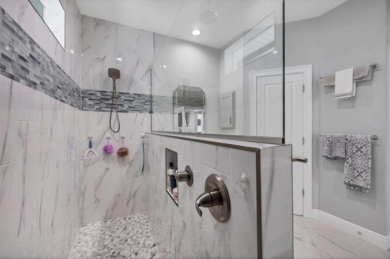 226 W PINE VALLEY LN, ROTONDA WEST, FL, 33947