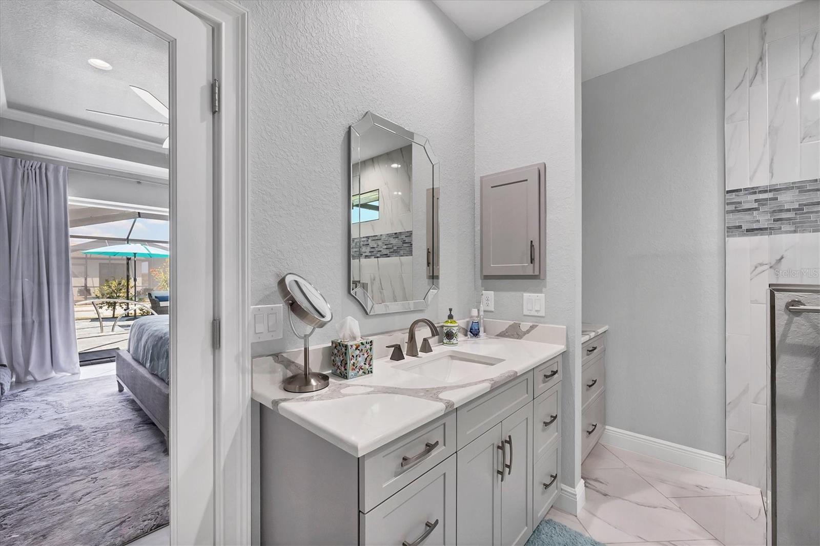226 W PINE VALLEY LN, ROTONDA WEST, FL, 33947