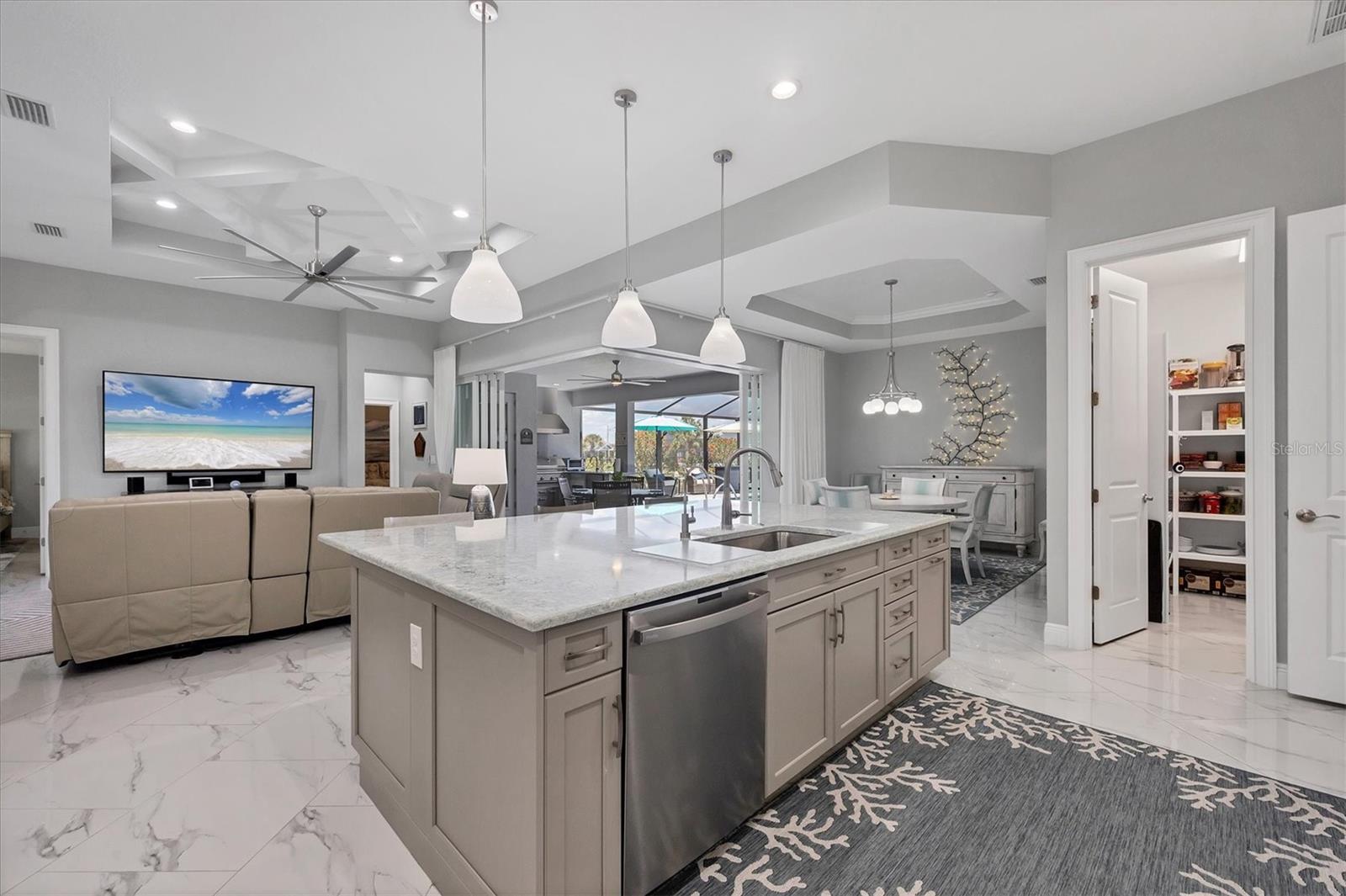 226 W PINE VALLEY LN, ROTONDA WEST, FL, 33947