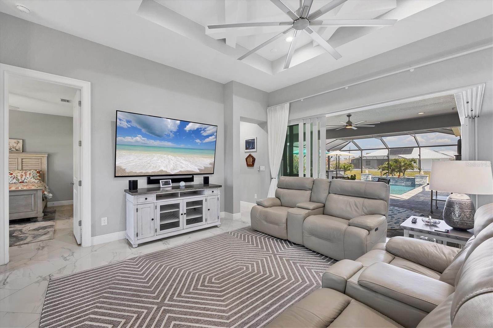 226 W PINE VALLEY LN, ROTONDA WEST, FL, 33947
