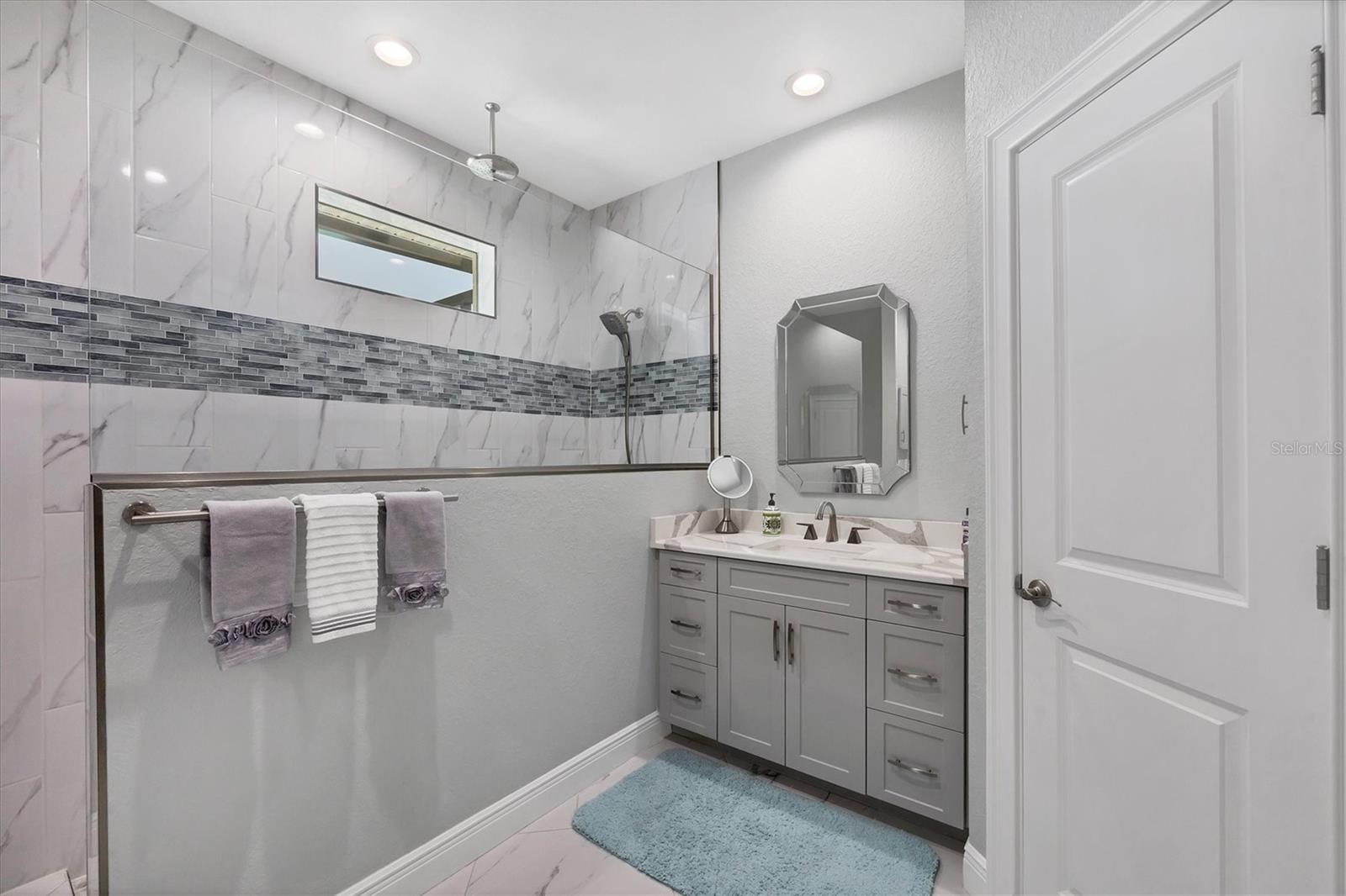 226 W PINE VALLEY LN, ROTONDA WEST, FL, 33947