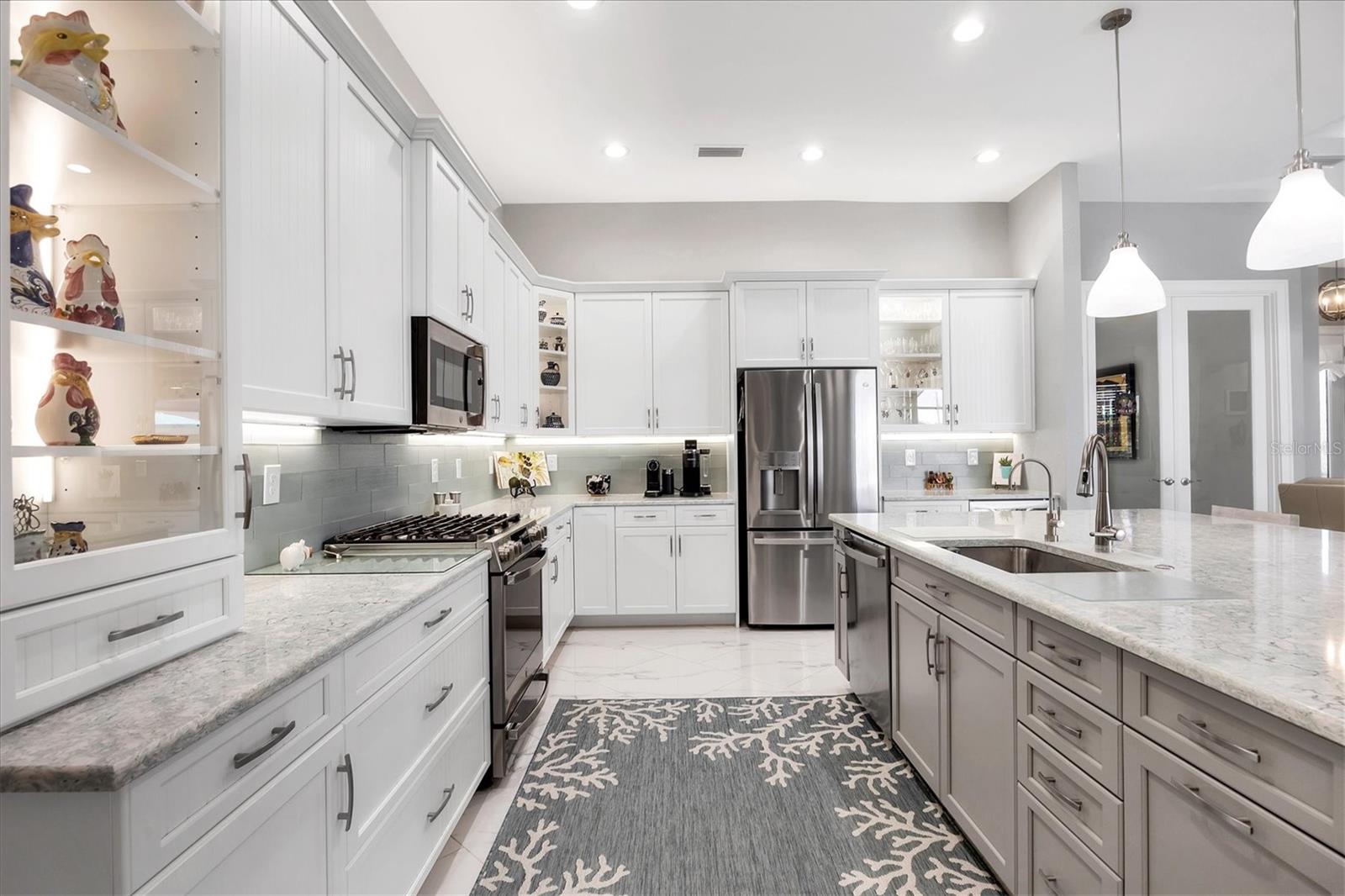 226 W PINE VALLEY LN, ROTONDA WEST, FL, 33947
