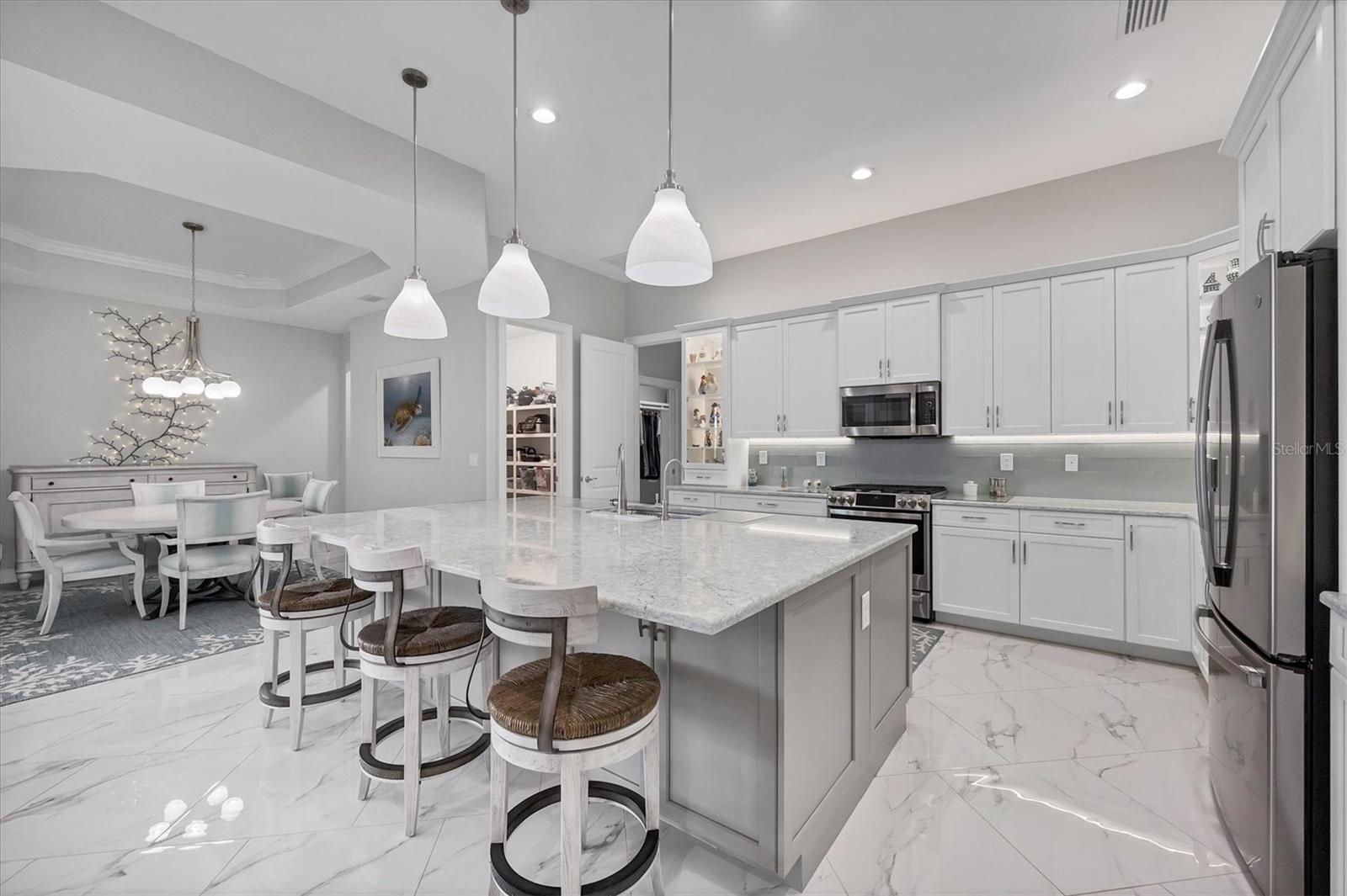 226 W PINE VALLEY LN, ROTONDA WEST, FL, 33947