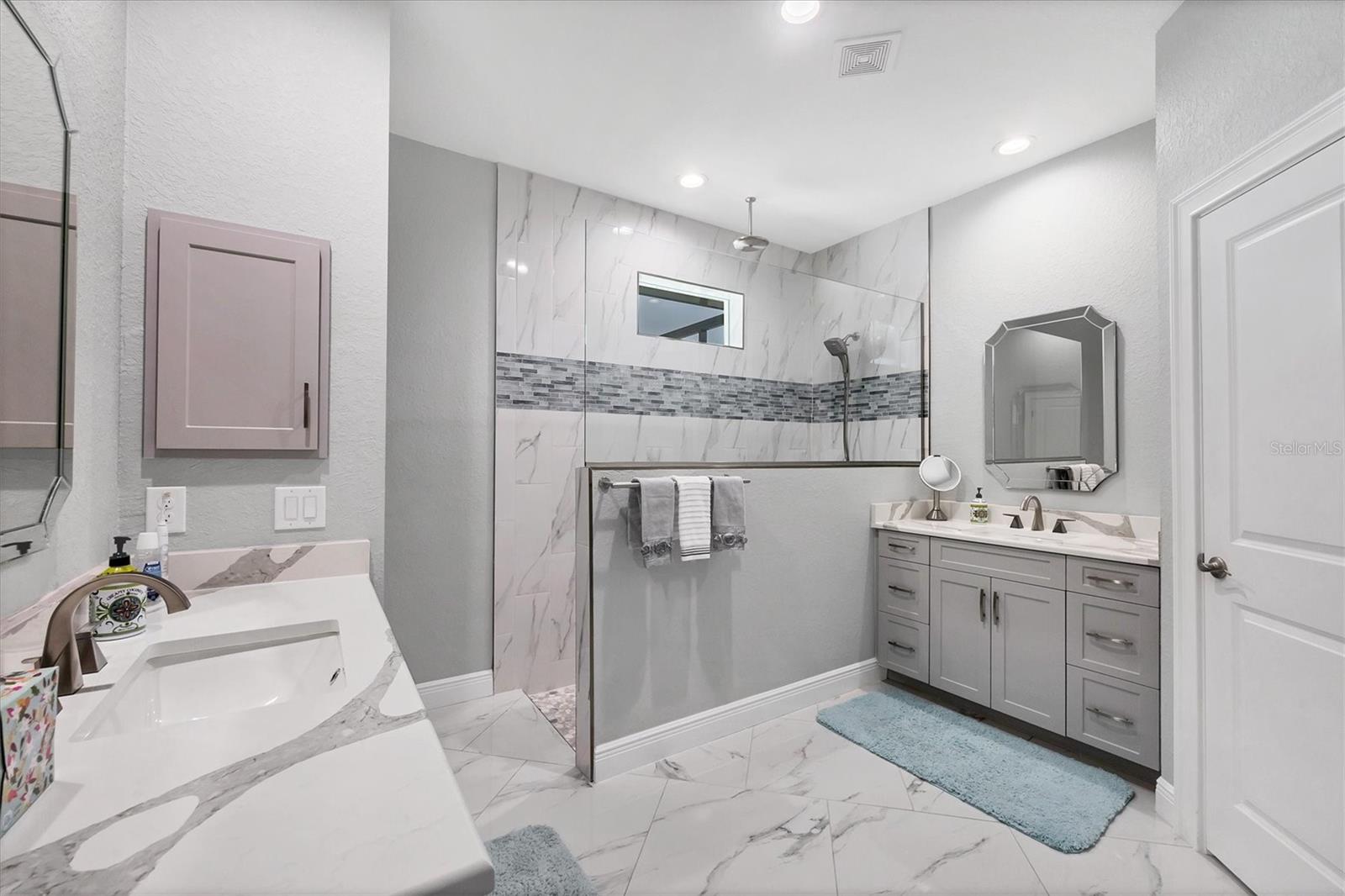 226 W PINE VALLEY LN, ROTONDA WEST, FL, 33947