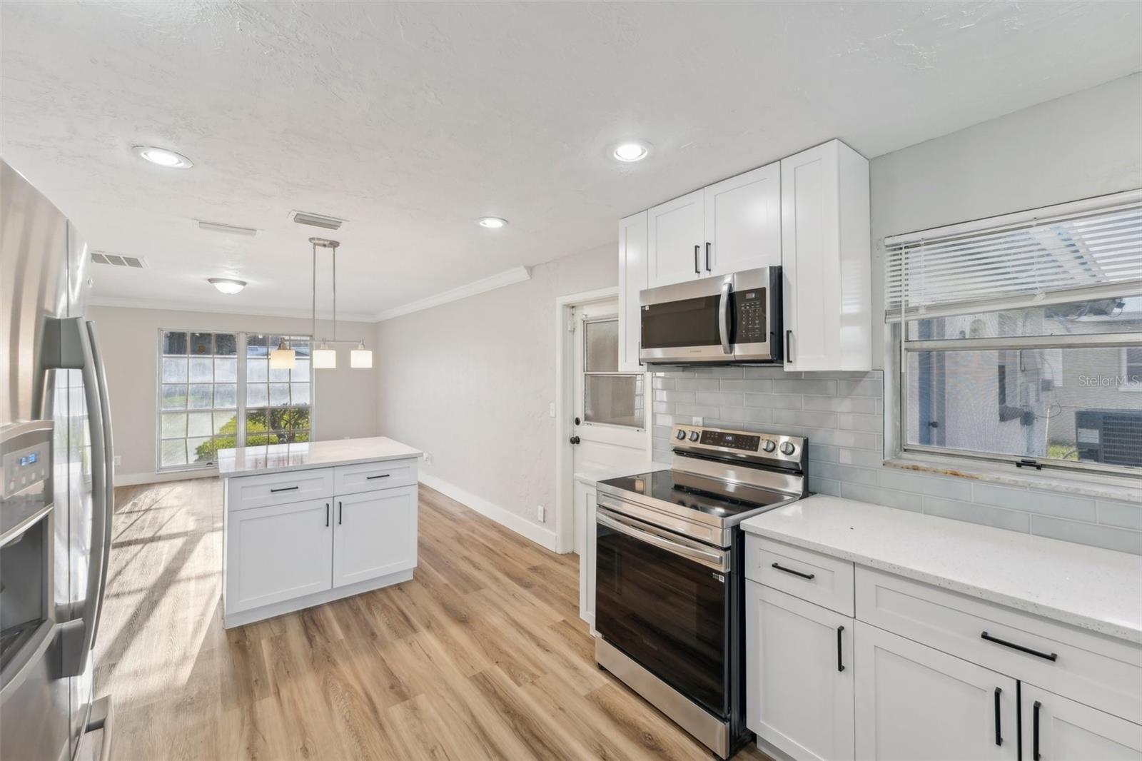 4065 38TH ST S, ST PETERSBURG, FL, 33711