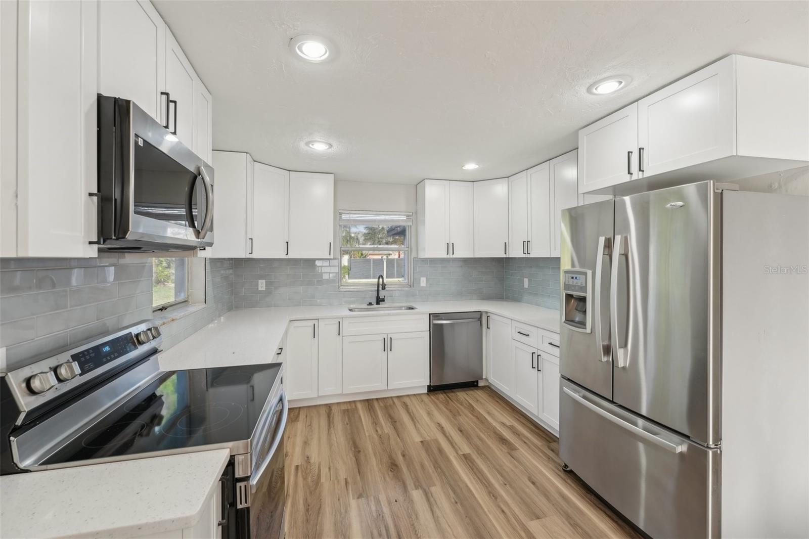 4065 38TH ST S, ST PETERSBURG, FL, 33711