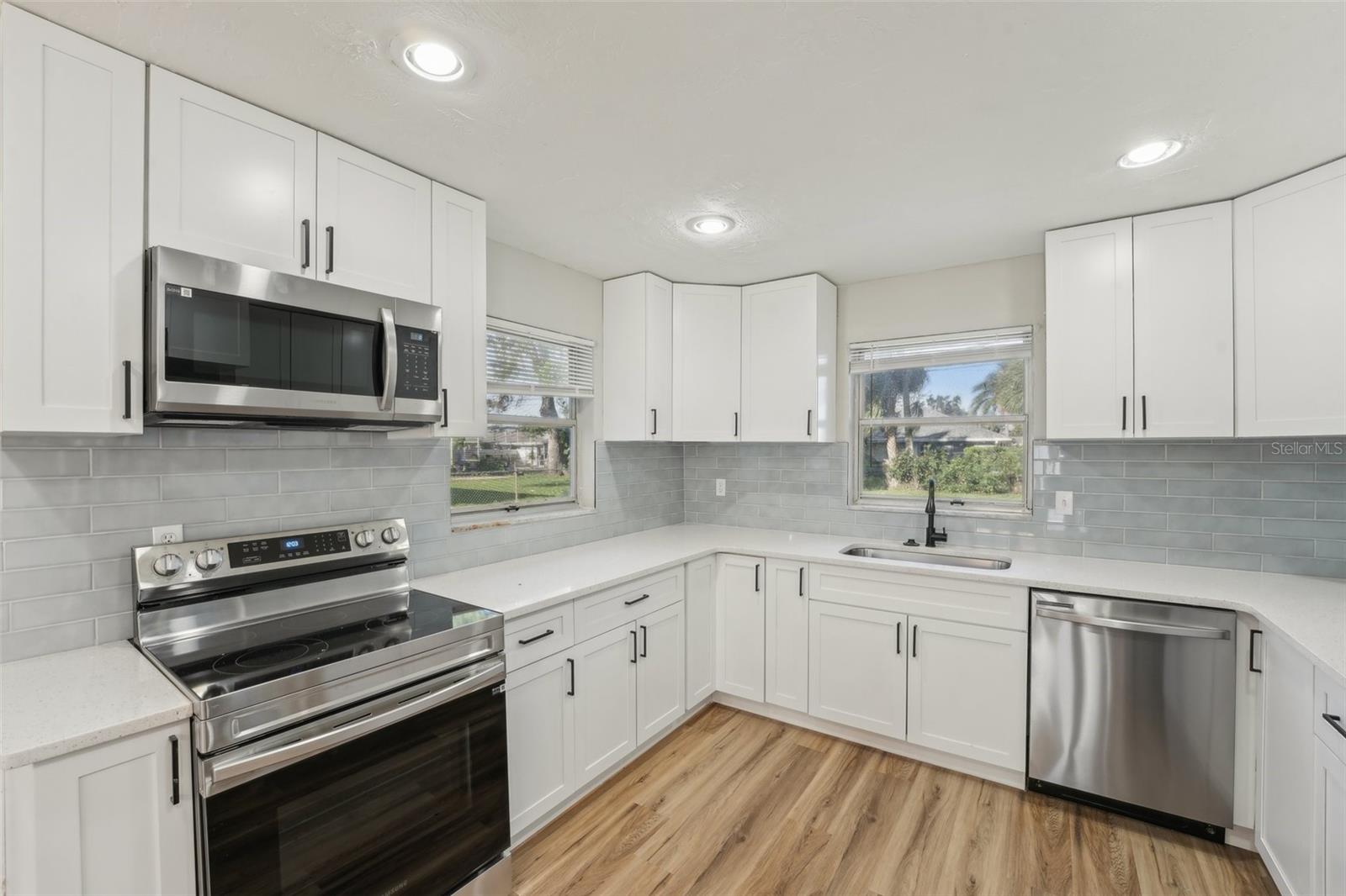 4065 38TH ST S, ST PETERSBURG, FL, 33711