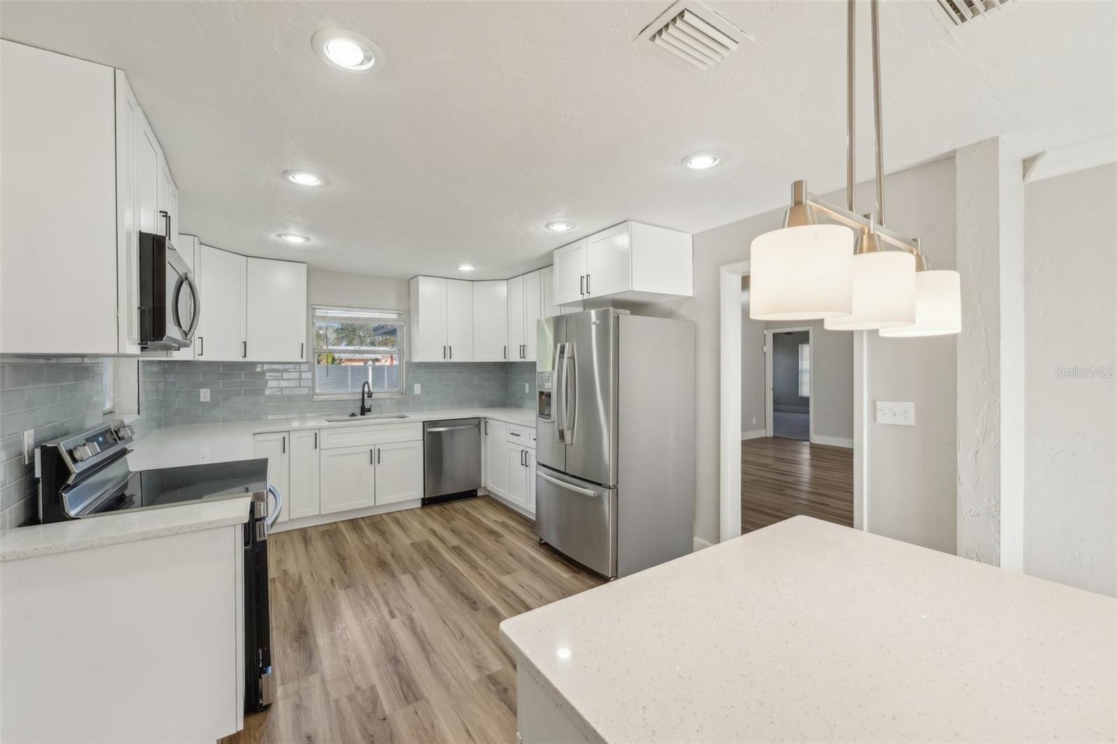 4065 38TH ST S, ST PETERSBURG, FL, 33711