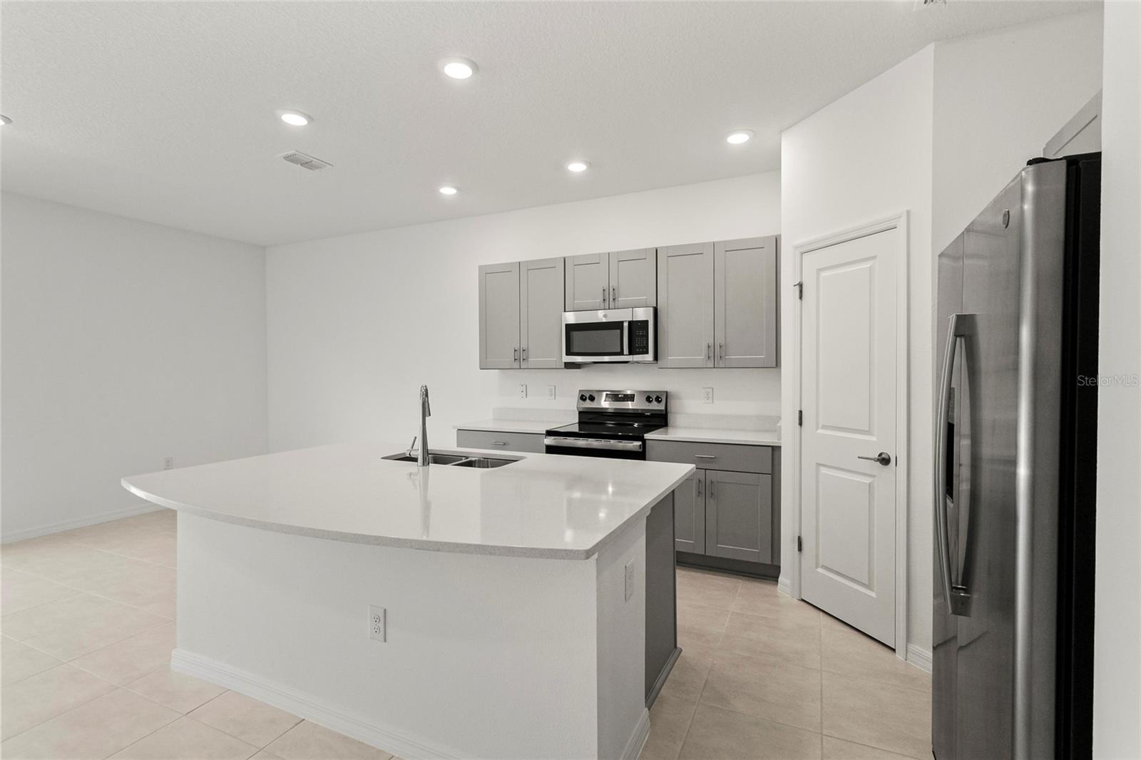 2476 PENGUIN BLVD, DAVENPORT, FL, 33837
