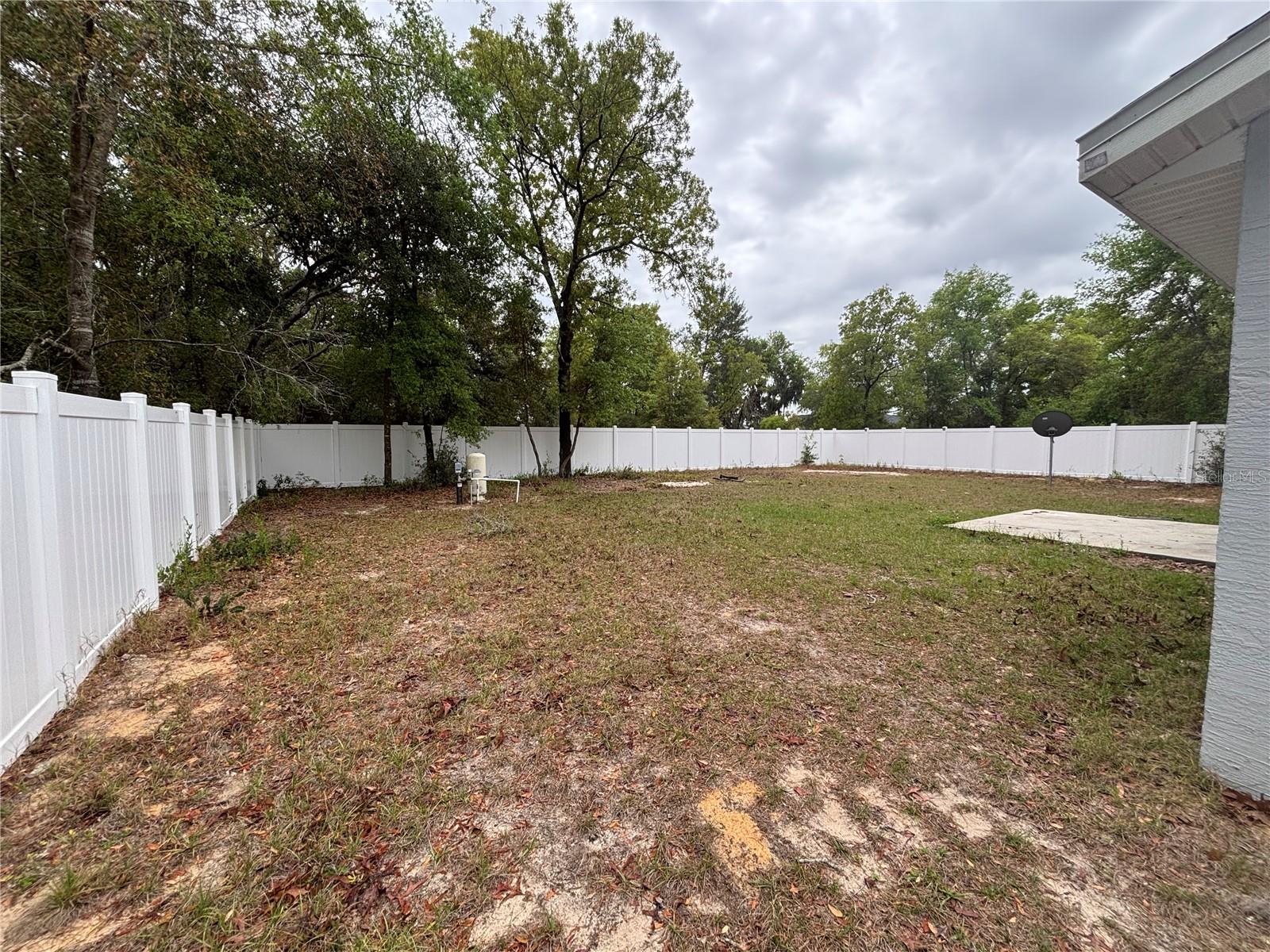 20 MAPLE CRSE, OCKLAWAHA, FL, 32179