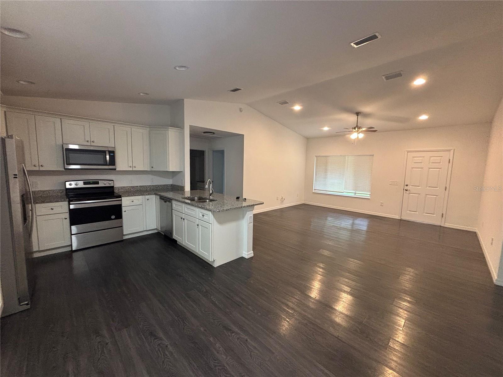 20 MAPLE CRSE, OCKLAWAHA, FL, 32179