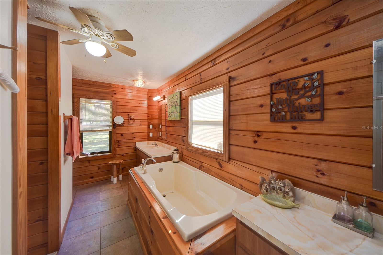 14114 N 301 HWY, THONOTOSASSA, FL, 33592
