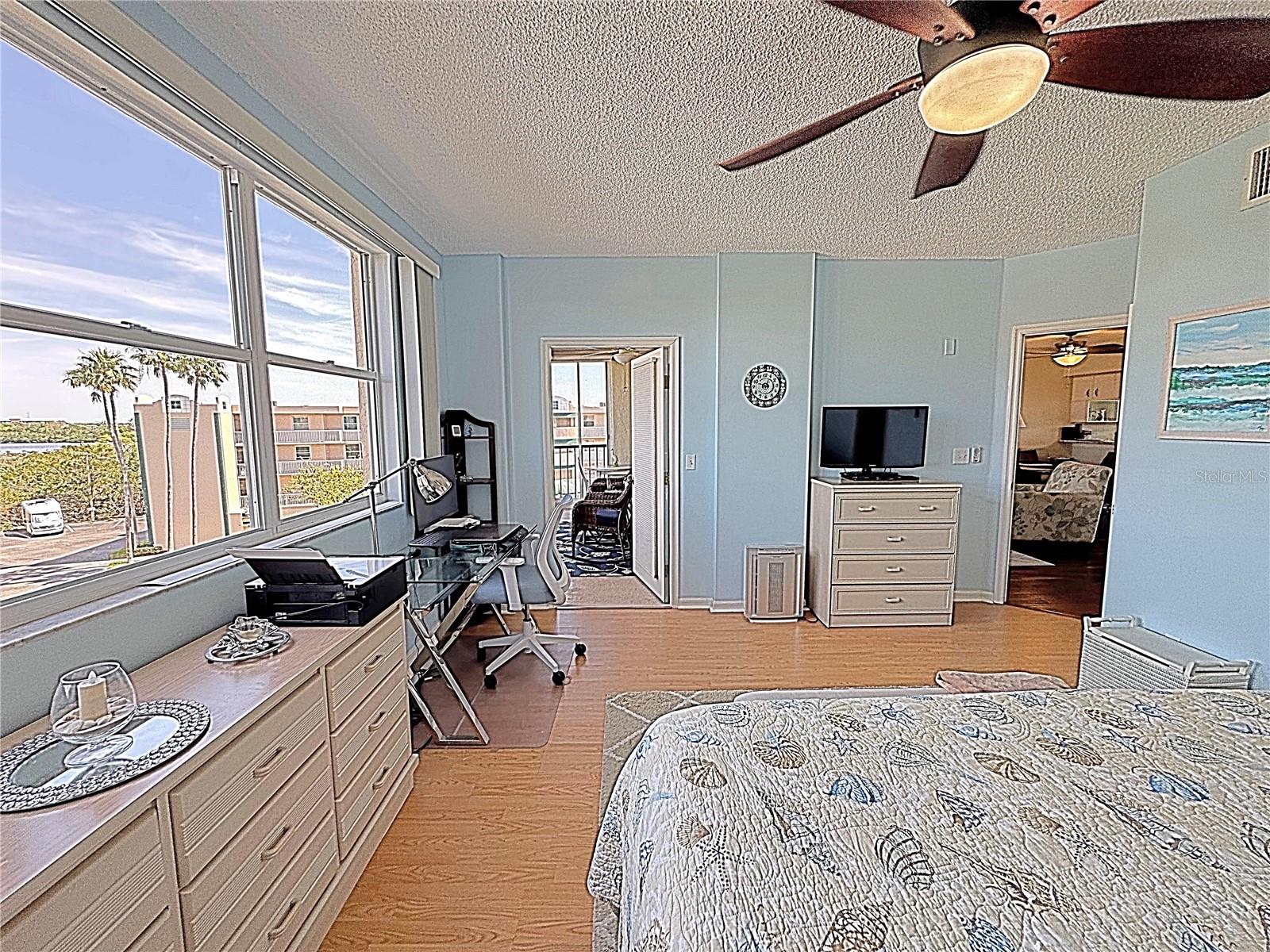 6205 SHORELINE DR #1305, ST PETERSBURG, FL, 33708
