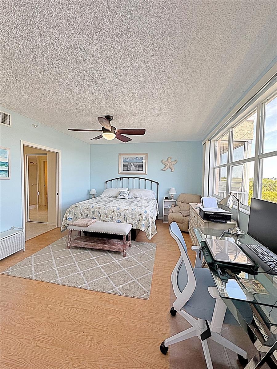 6205 SHORELINE DR #1305, ST PETERSBURG, FL, 33708