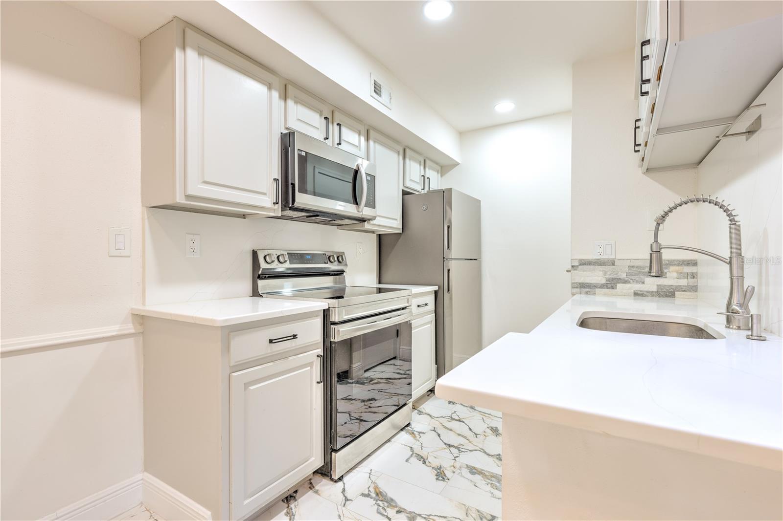 9100 DR MARTIN LUTHER KING JR ST N #1706, ST PETERSBURG, FL, 33702