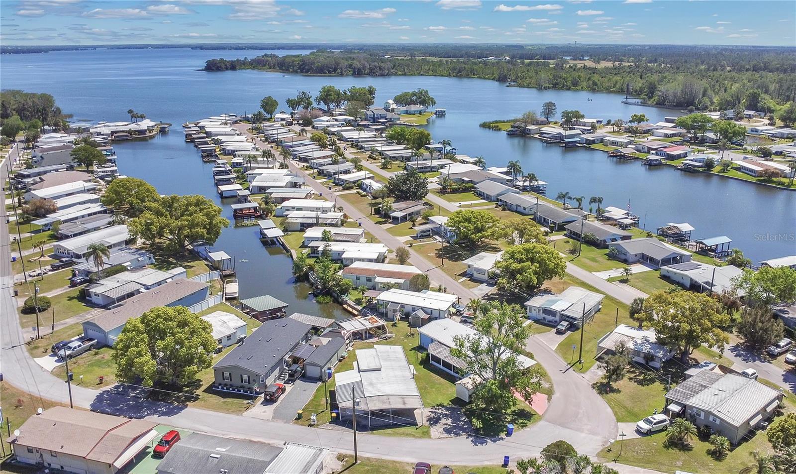 1405 WESTLAND DR, TAVARES, FL, 32778