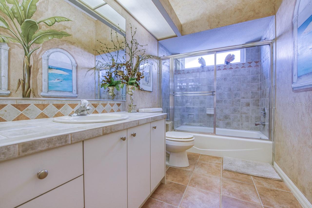 2829 SEABREEZE DR S, GULFPORT, FL, 33707