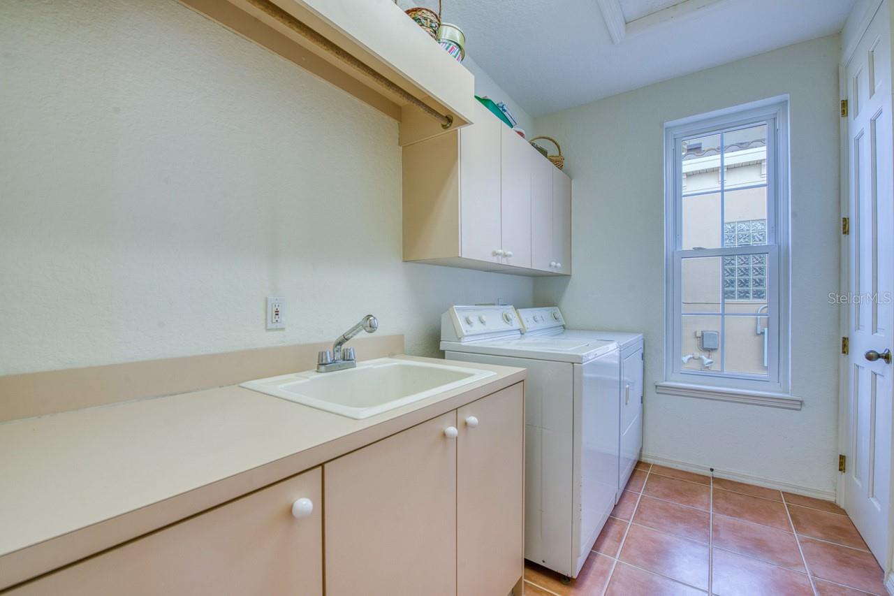 2829 SEABREEZE DR S, GULFPORT, FL, 33707