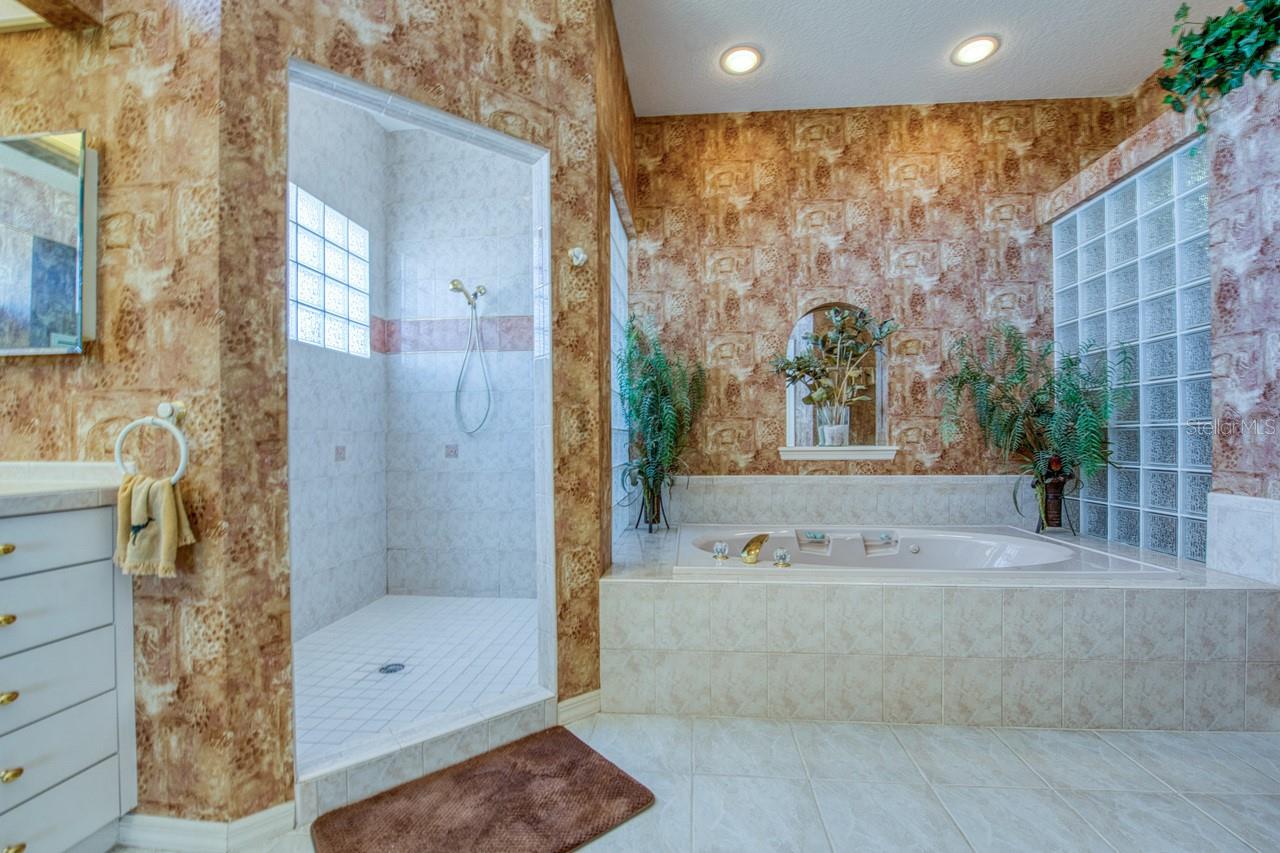 2829 SEABREEZE DR S, GULFPORT, FL, 33707