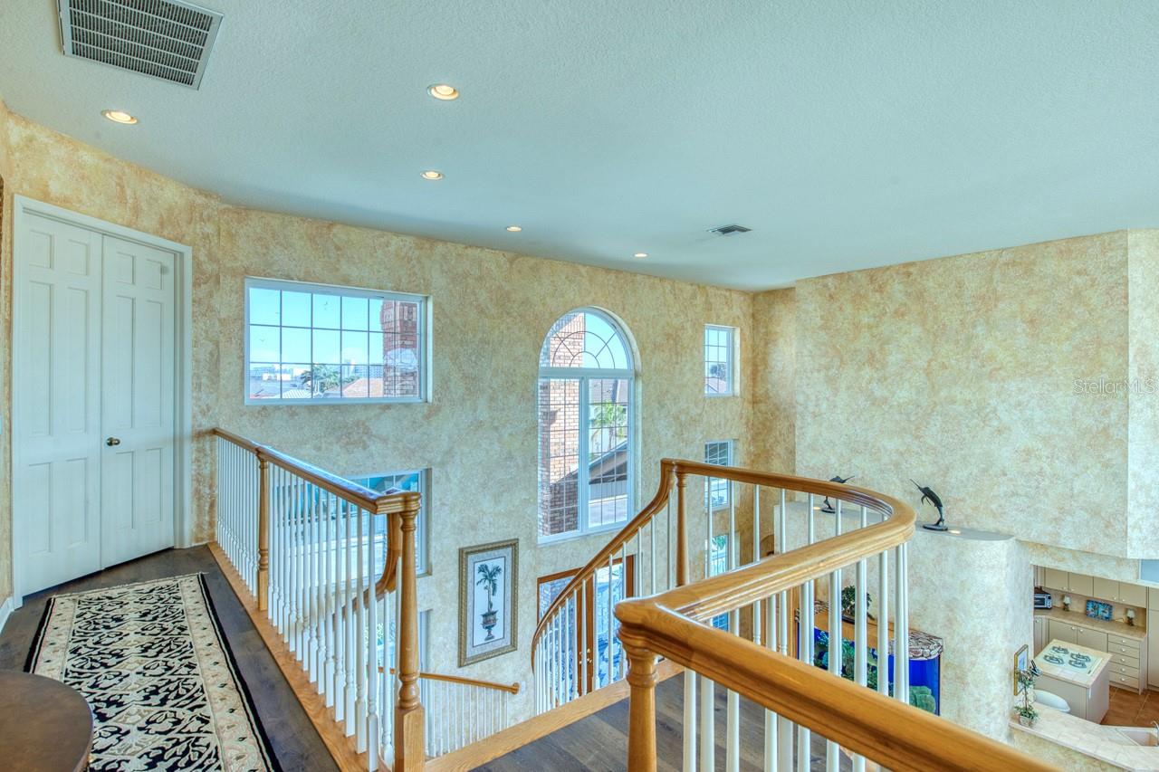 2829 SEABREEZE DR S, GULFPORT, FL, 33707