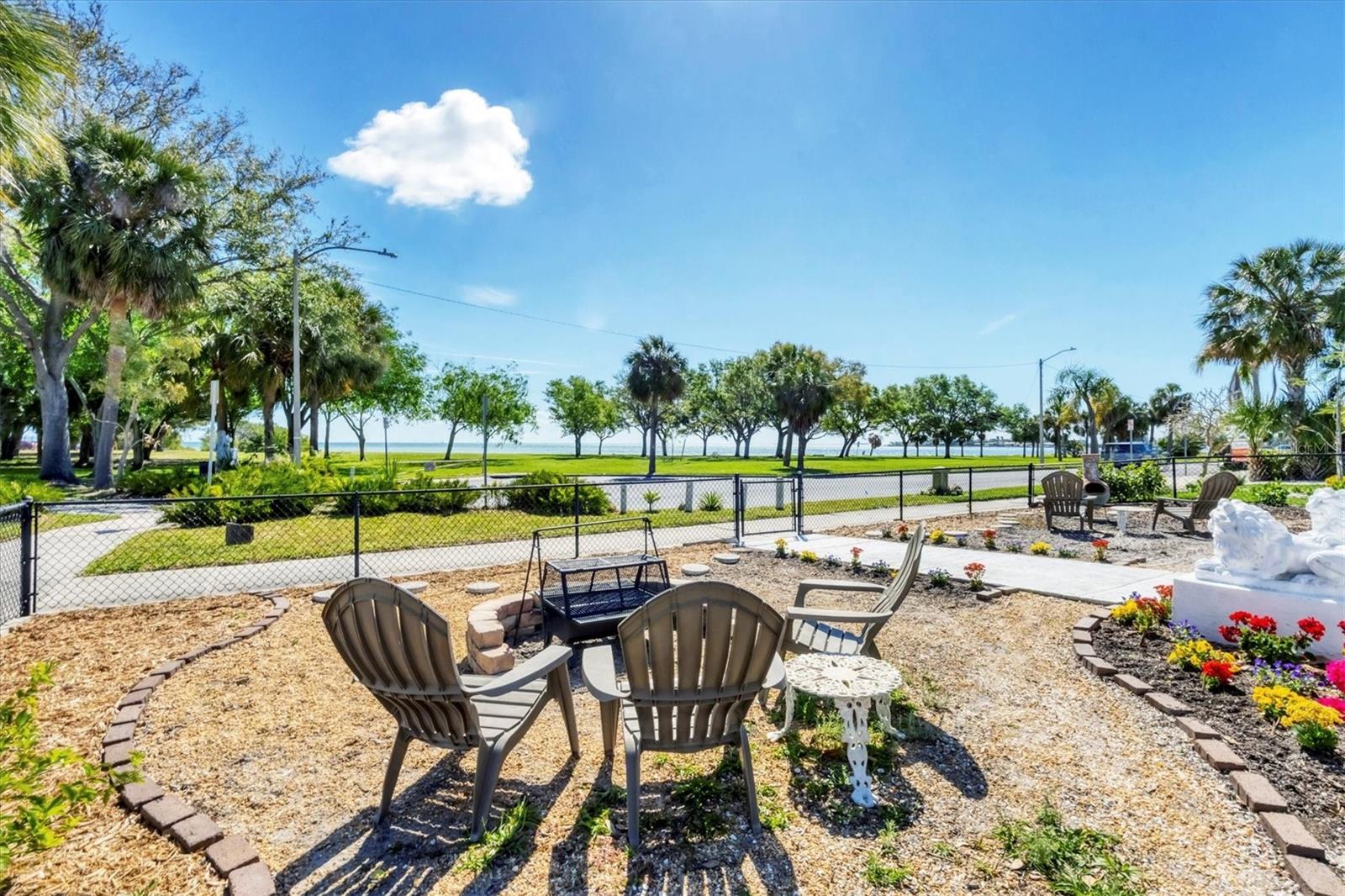 1501 BEACH DR SE, ST PETERSBURG, FL, 33701