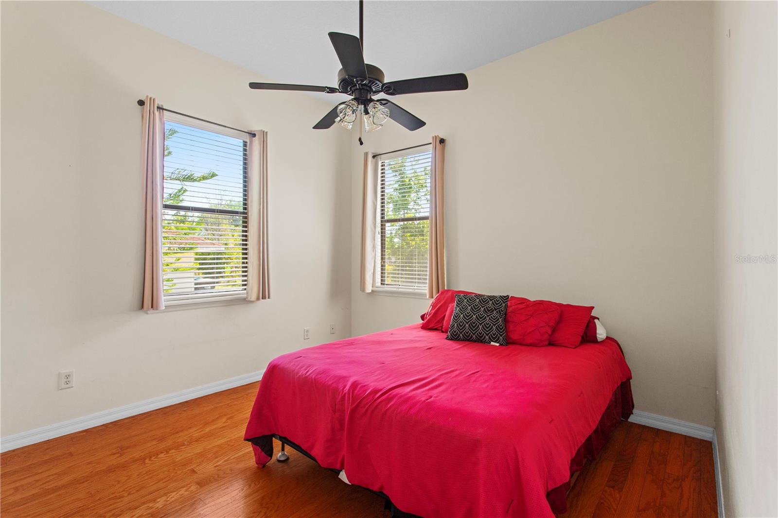 5810 HAMPSHIRE AVE, ORLANDO, FL, 32833