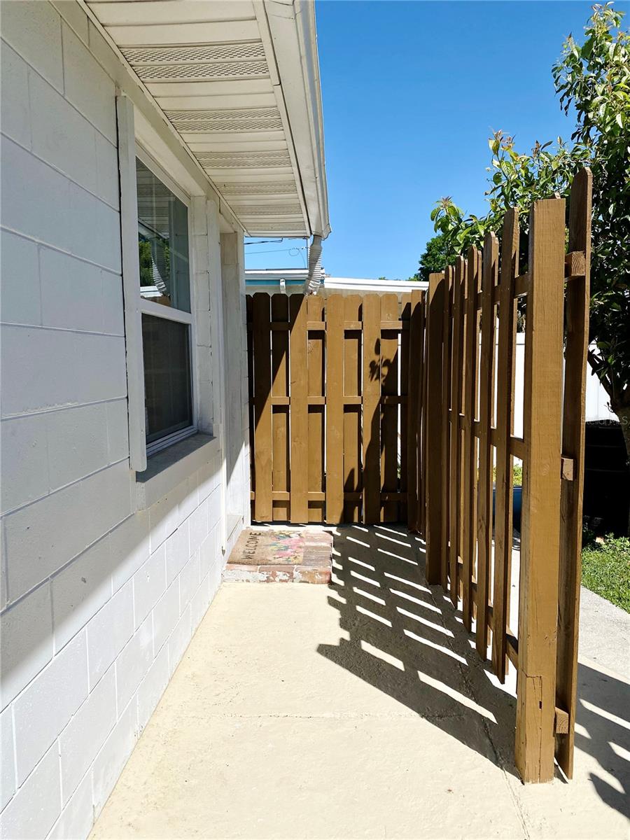 607 N FORREST AVE #B, KISSIMMEE, FL, 34741