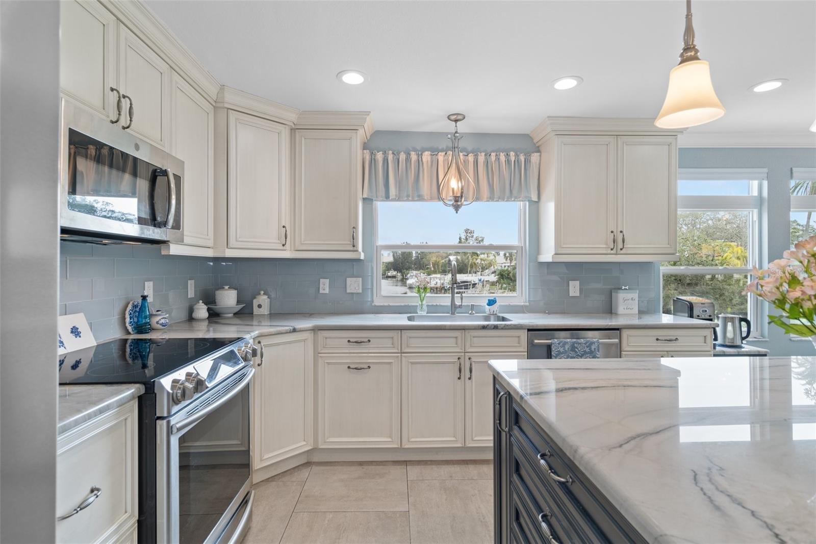 378 TENNESSEE AVE, CRYSTAL BEACH, FL, 34681