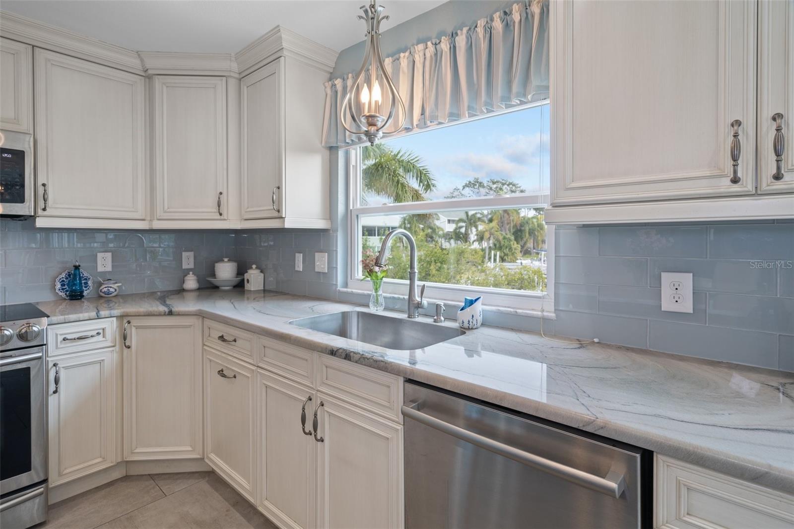 378 TENNESSEE AVE, CRYSTAL BEACH, FL, 34681