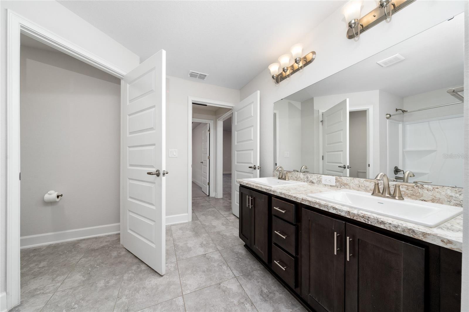 1053 CITRUS LANDING BLVD, DAVENPORT, FL, 33837