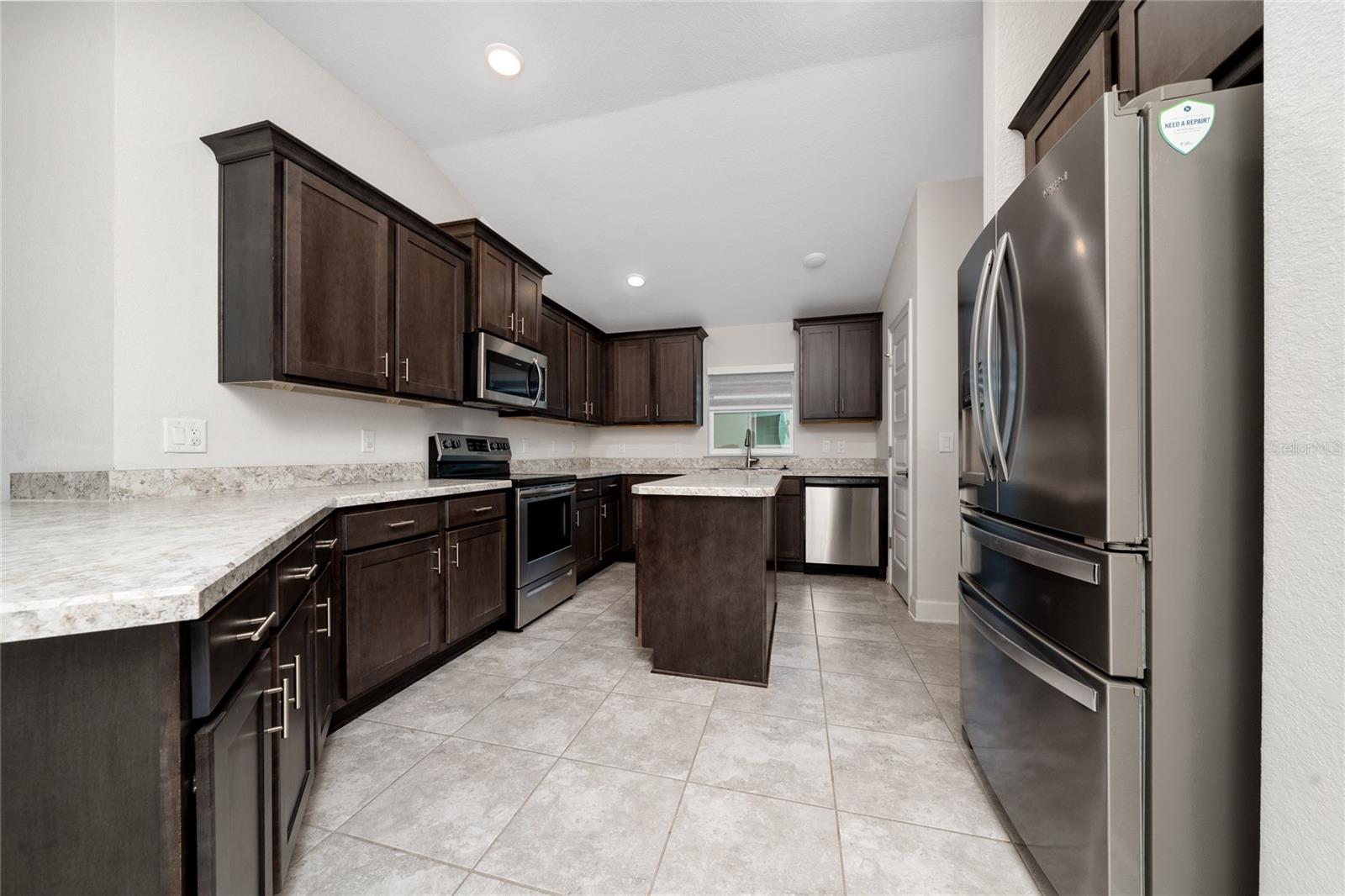 1053 CITRUS LANDING BLVD, DAVENPORT, FL, 33837