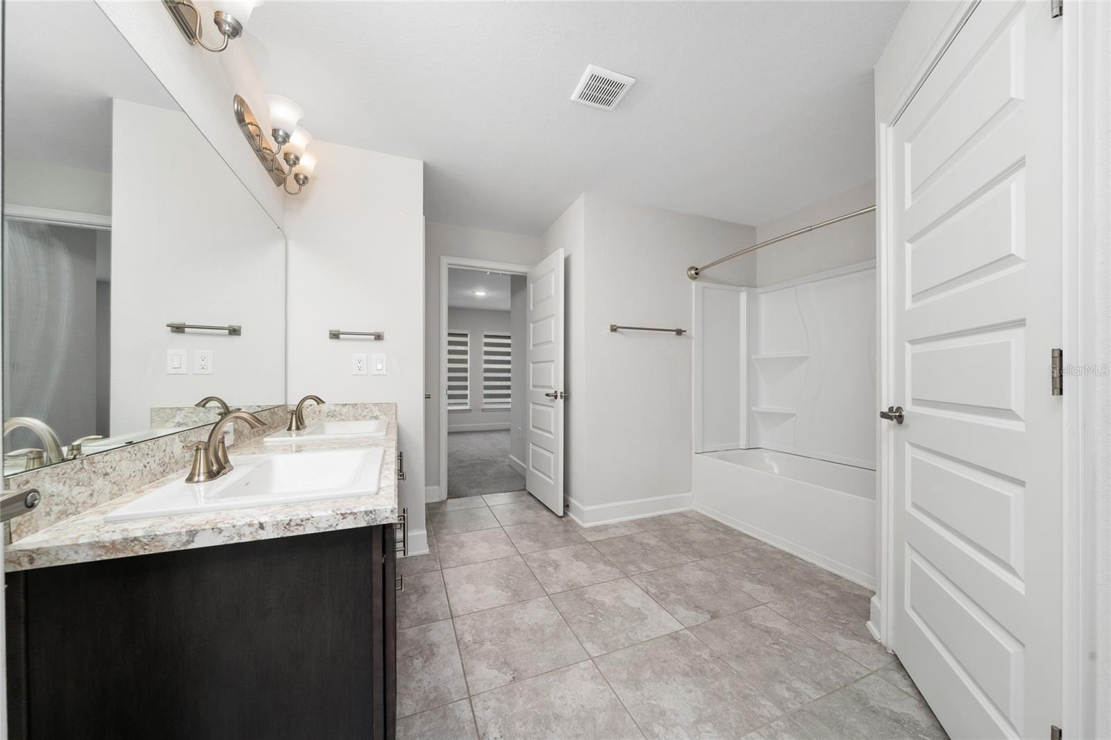 1053 CITRUS LANDING BLVD, DAVENPORT, FL, 33837