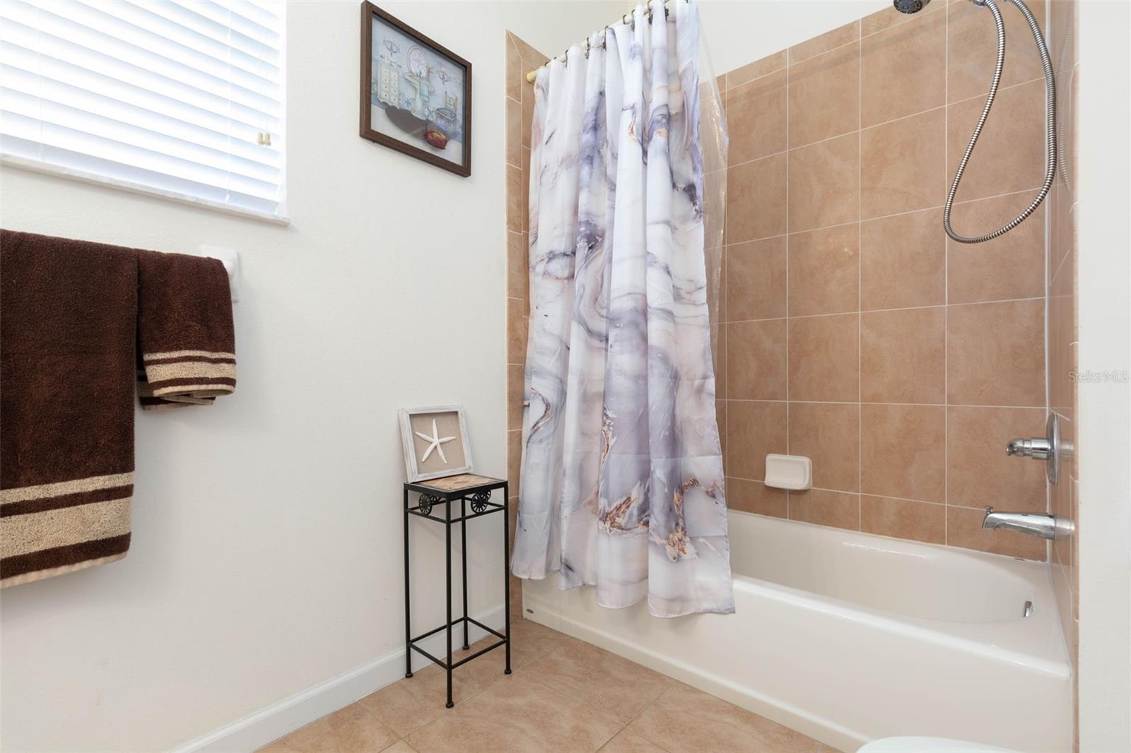 50 E DIAMOND DR, PALM COAST, FL, 32164