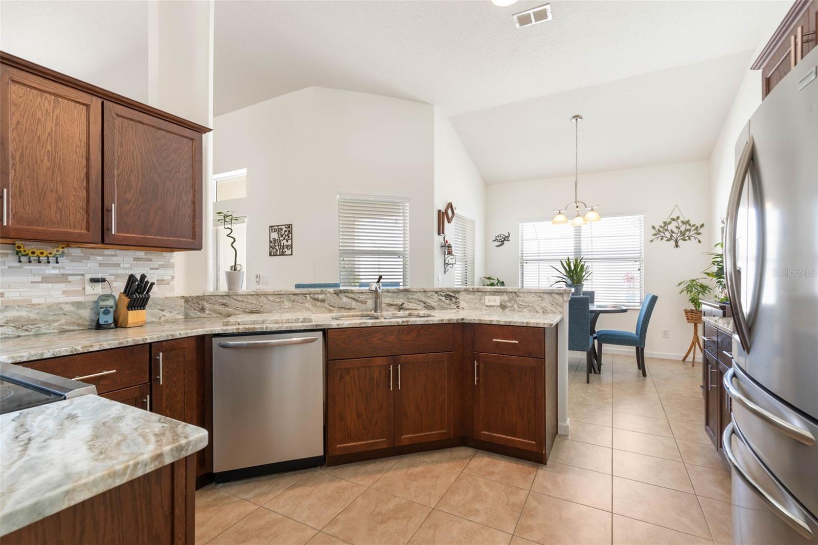 50 E DIAMOND DR, PALM COAST, FL, 32164