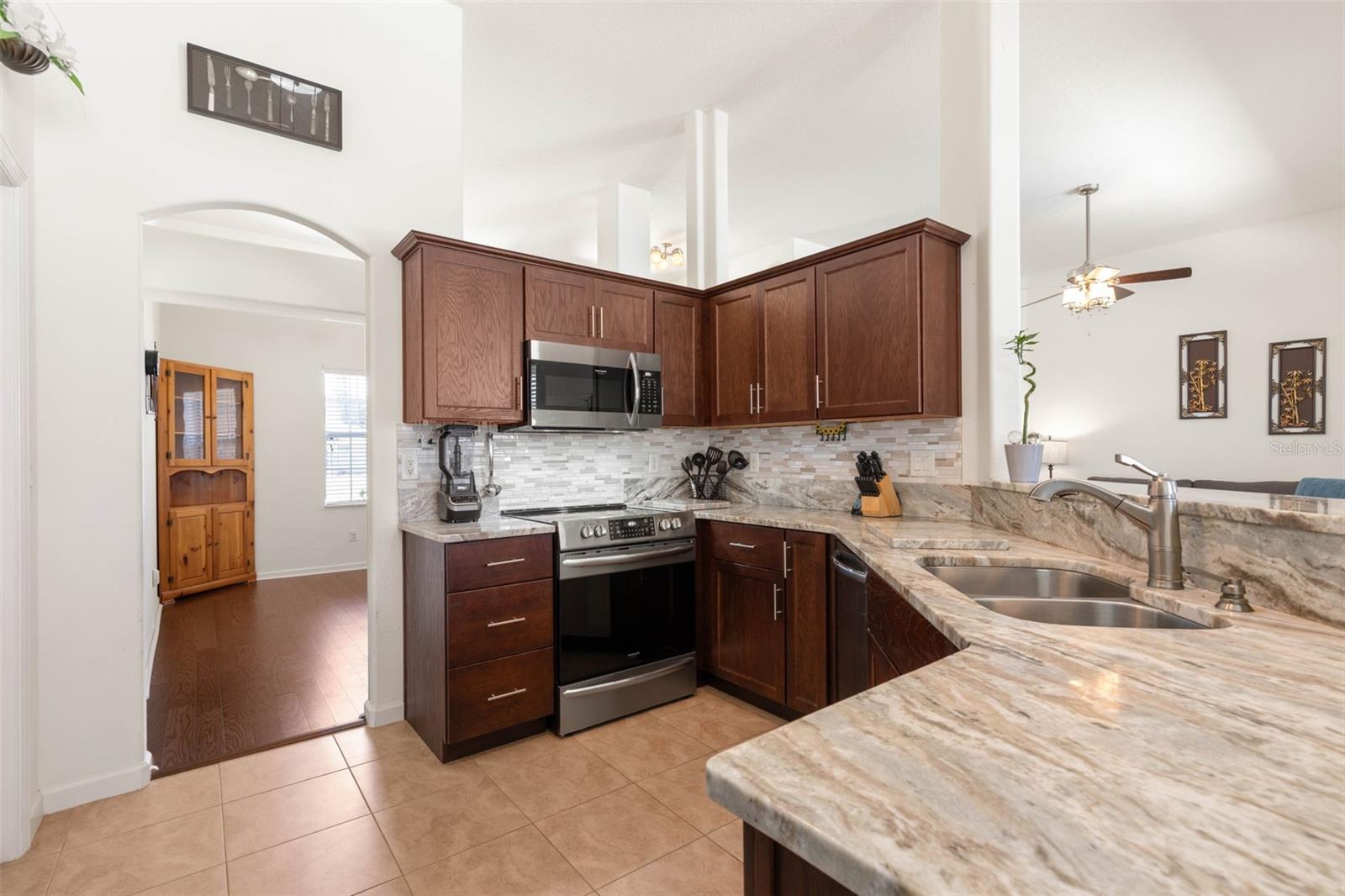 50 E DIAMOND DR, PALM COAST, FL, 32164