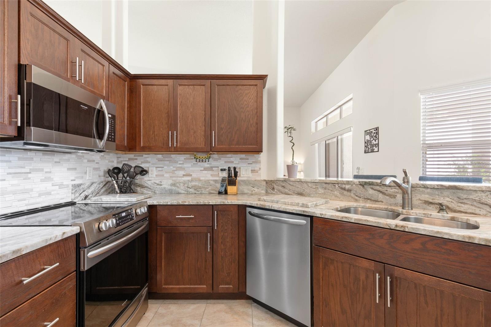 50 E DIAMOND DR, PALM COAST, FL, 32164