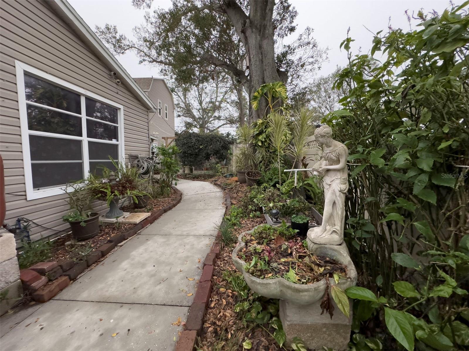 6166 9TH AVE N, ST PETERSBURG, FL, 33710