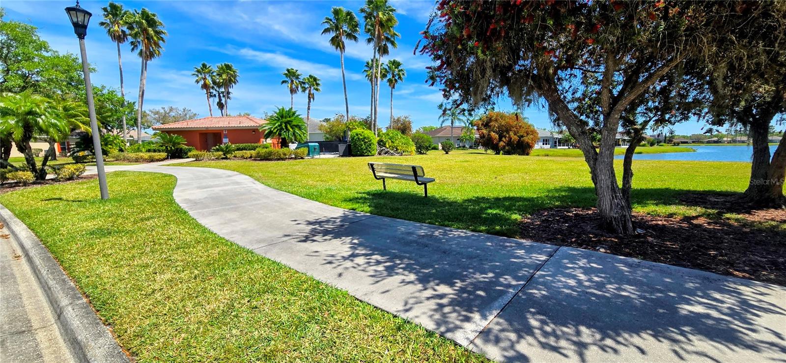 300 FALLING WATER DR, POINCIANA, FL, 34759