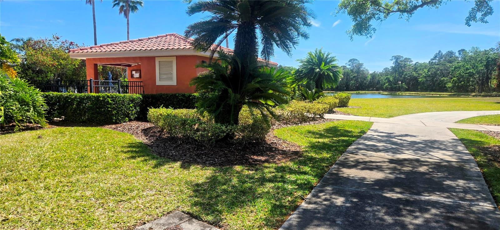 300 FALLING WATER DR, POINCIANA, FL, 34759