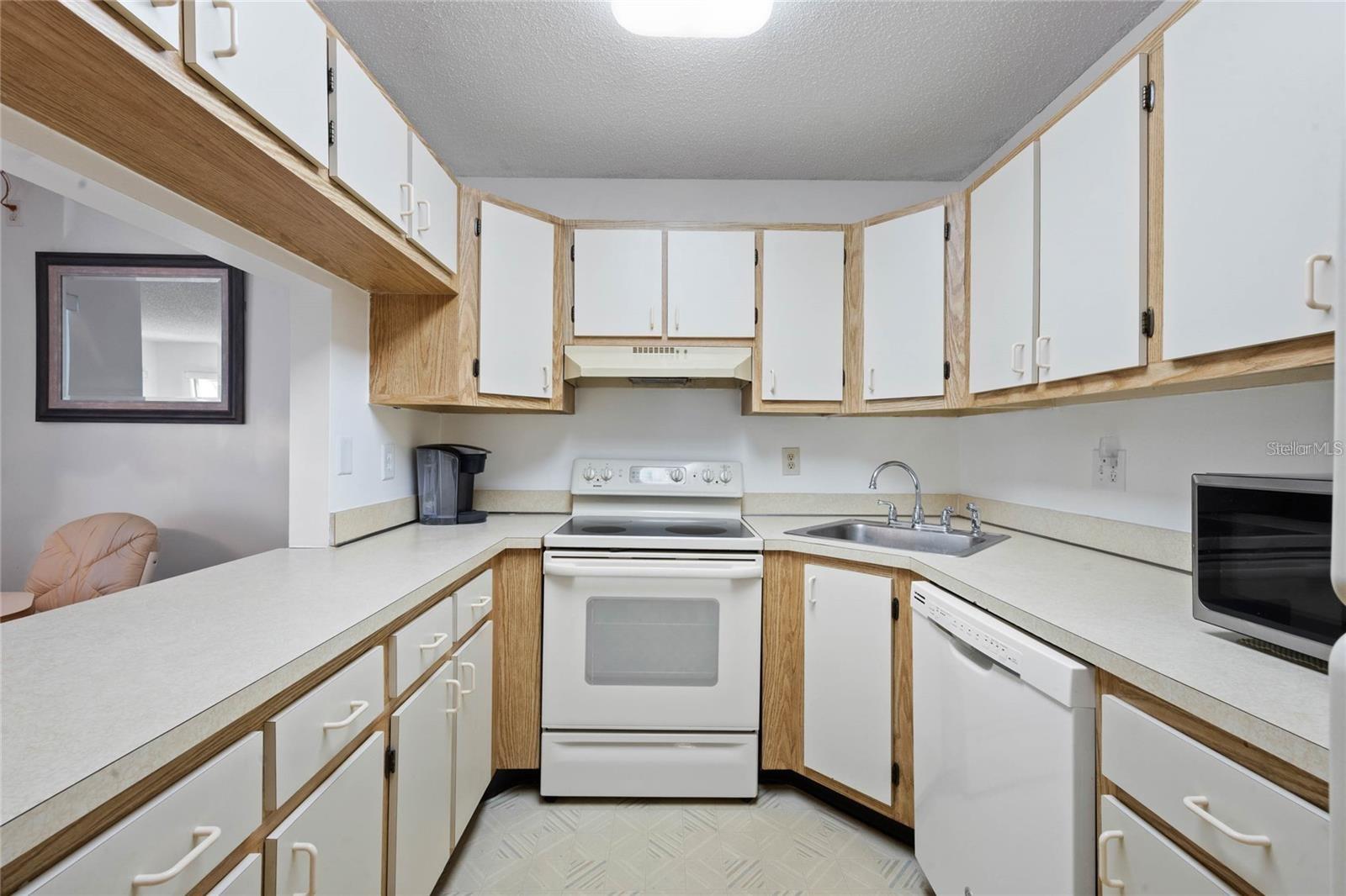 951 COURTYARD LN #B, ORLANDO, FL, 32825