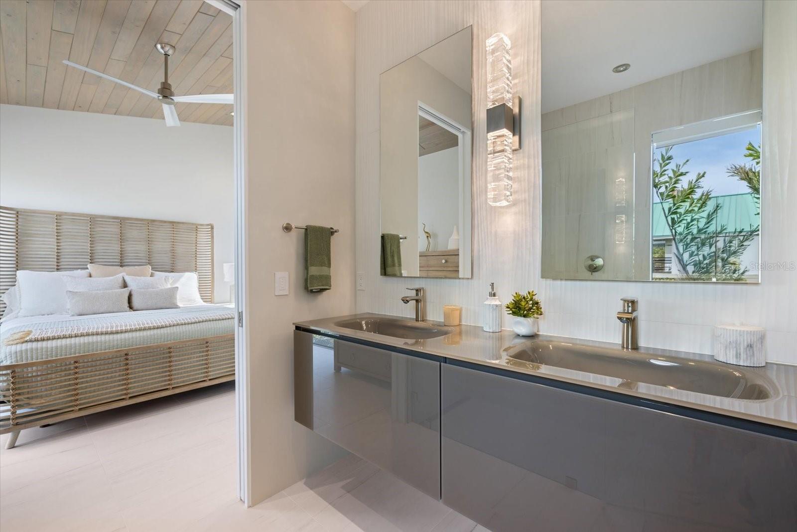 600 DE NARVAEZ DR, LONGBOAT KEY, FL, 34228