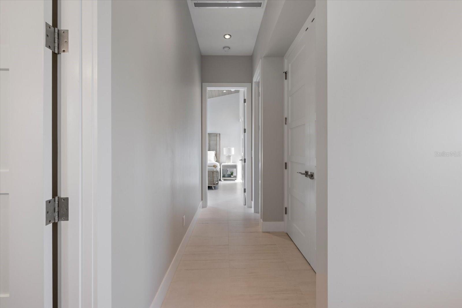 600 DE NARVAEZ DR, LONGBOAT KEY, FL, 34228