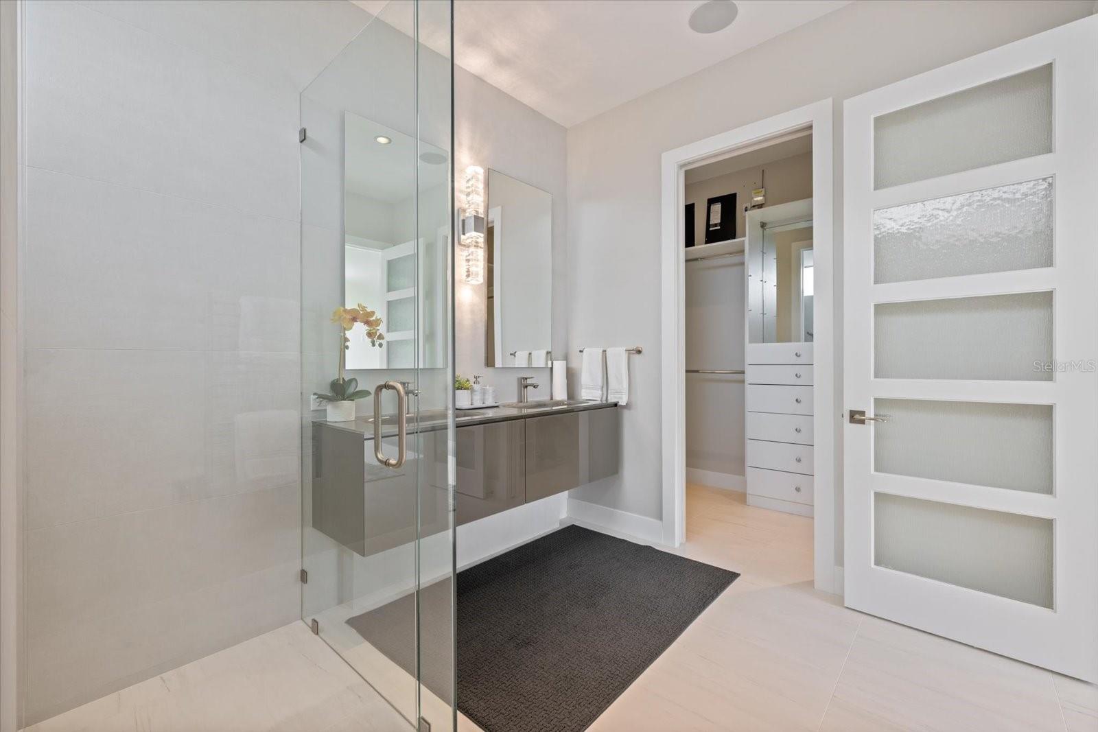 600 DE NARVAEZ DR, LONGBOAT KEY, FL, 34228