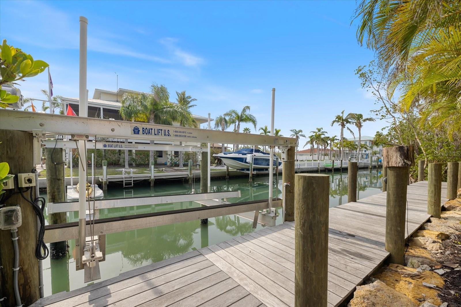 600 DE NARVAEZ DR, LONGBOAT KEY, FL, 34228