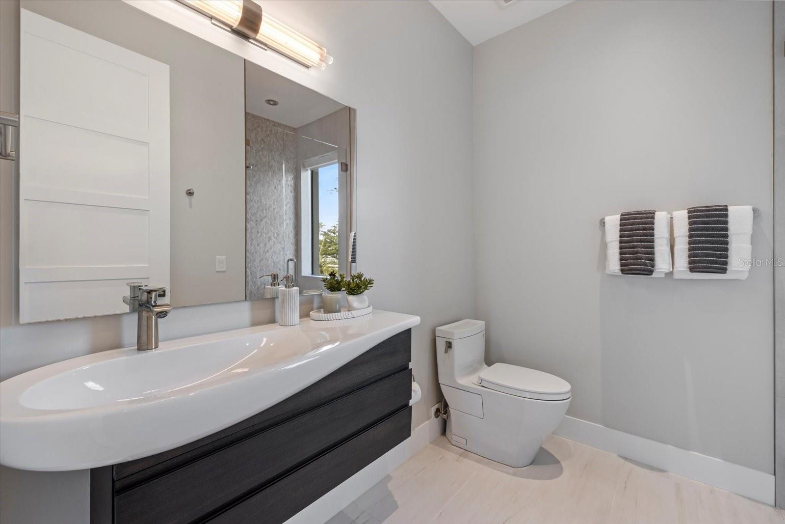 600 DE NARVAEZ DR, LONGBOAT KEY, FL, 34228