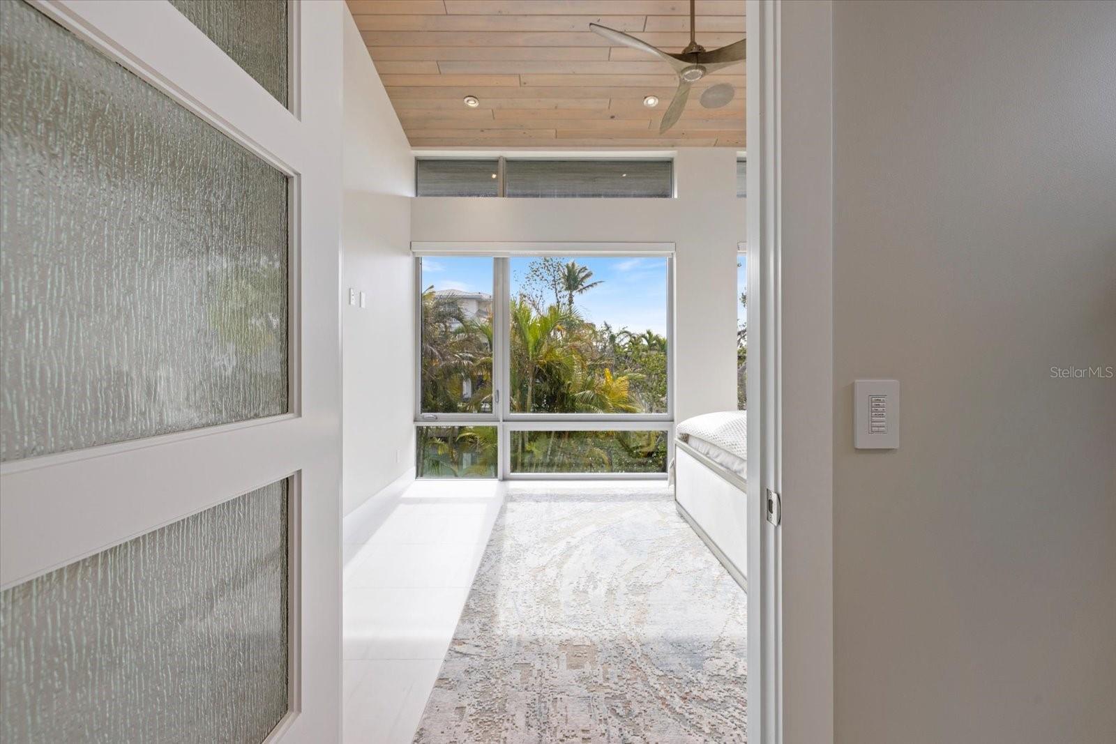 600 DE NARVAEZ DR, LONGBOAT KEY, FL, 34228